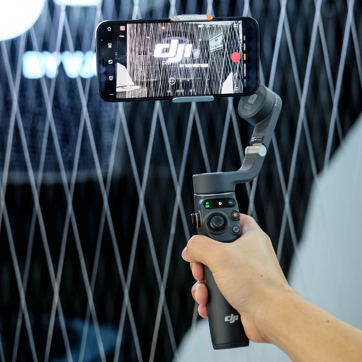các tính năng trên DJI Osmo Mobile 6